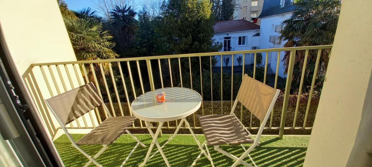 Au Petit Repere Palois -Studio - Centre Ville-Balcon-Wifi Fibre بو المظهر الخارجي الصورة
