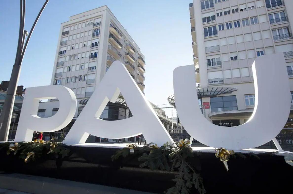 Au Petit Repere Palois -Studio - Centre Ville-Balcon-Wifi Fibre بو المظهر الخارجي الصورة
