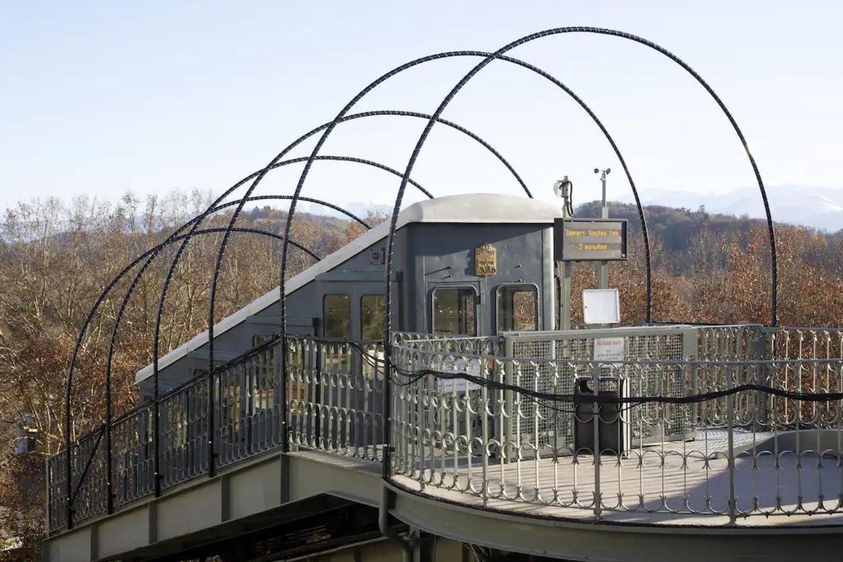 Au Petit Repere Palois -Studio - Centre Ville-Balcon-Wifi Fibre بو المظهر الخارجي الصورة