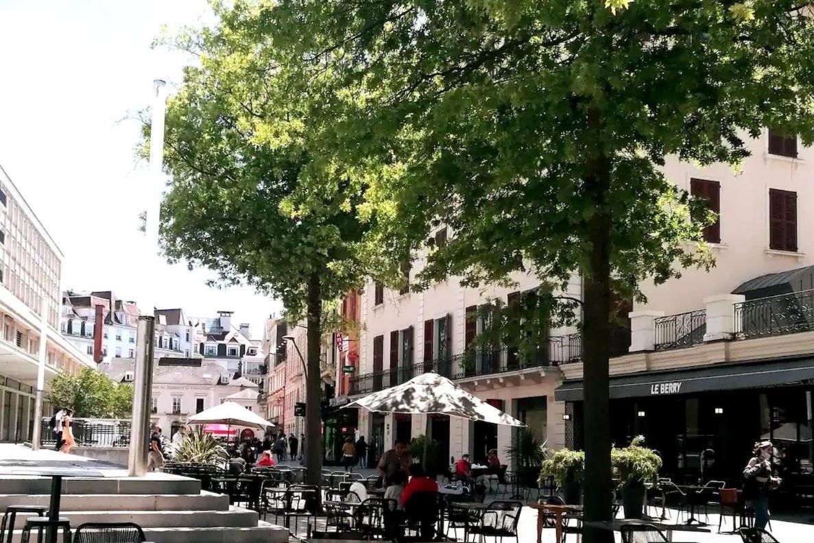 Au Petit Repere Palois -Studio - Centre Ville-Balcon-Wifi Fibre بو المظهر الخارجي الصورة
